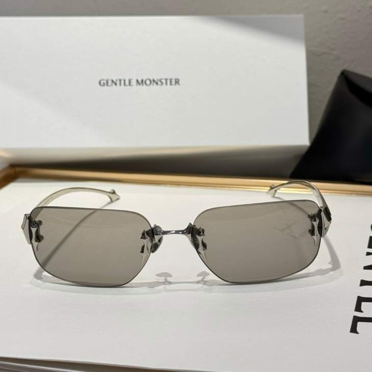 Picture of Gentle Monster Sunglasses _SKUfw68372225fw